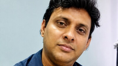 প্ল্যান অনুমোদন, আর্থিক লেনদেন এবং প্রভাবশালী ব্যক্তিদের সম্ভাব্য ভূমিকা নিয়ে দীর্ঘ জিজ্ঞাসাবাদেও কালীচরণ একাধিক গুরুত্বপূর্ণ প্রশ্নের সরাসরি উত্তর এড়িয়ে গিয়েছেন। প্ল্যান অনুমোদন, আর্থিক লেনদেন এবং প্রভাবশালী ব্যক্তিদের সম্ভাব্য ভূমিকা নিয়ে দীর্ঘ জিজ্ঞাসাবাদেও কালীচরণ একাধিক গুরুত্বপূর্ণ প্রশ্নের সরাসরি উত্তর এড়িয়ে গিয়েছেন।