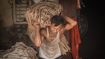 ১ জুলাই থেকে ফের চালু হচ্ছে কাঁকিনাড়া জুটমিল। ১ জুলাই থেকে ফের চালু হচ্ছে কাঁকিনাড়া জুটমিল।