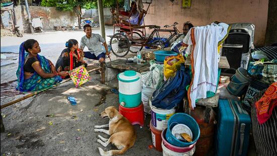 The drive began on June 25 after the Delhi Disaster Management Authority (DDMA) issued eviction notices to around 310 families in May, citing flooding risk. (RAJ K RAJ /HT PHOTO)