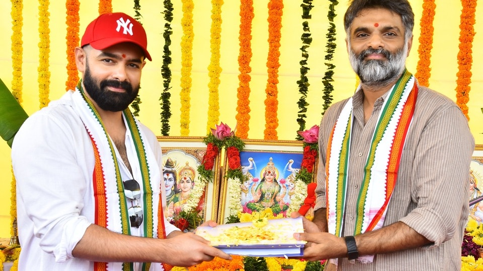 <p>రాపో23 మూవీకి రామ్ పోతినేని డైరెక్టర్. కథ కూడా అతనిదే. ఈ చిత్రాన్ని రాపో సినిమాటిక్స్ బ్యానర్ పై కృష్ణ పోతినేని నిర్మిస్తున్నాడు. </p>(x/RAPO_Cinematics)