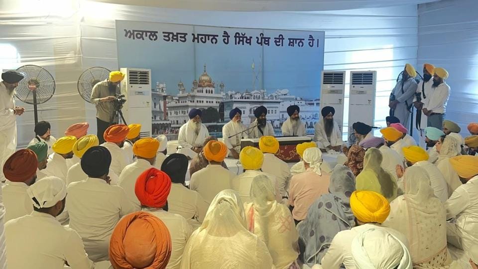 Led by Akal Takht acting jathedar Kuldeep Singh Gargaj, the five-member clergy, including Takht Damdama Sahib jathedar Giani Tek Singh Dhanaula, questioning the MLAs on Monday. (HT Photo) Led by Akal Takht acting jathedar Kuldeep Singh Gargaj, the five-member clergy, including Takht Damdama Sahib jathedar Giani Tek Singh Dhanaula, questioning the MLAs on Monday. (HT Photo)