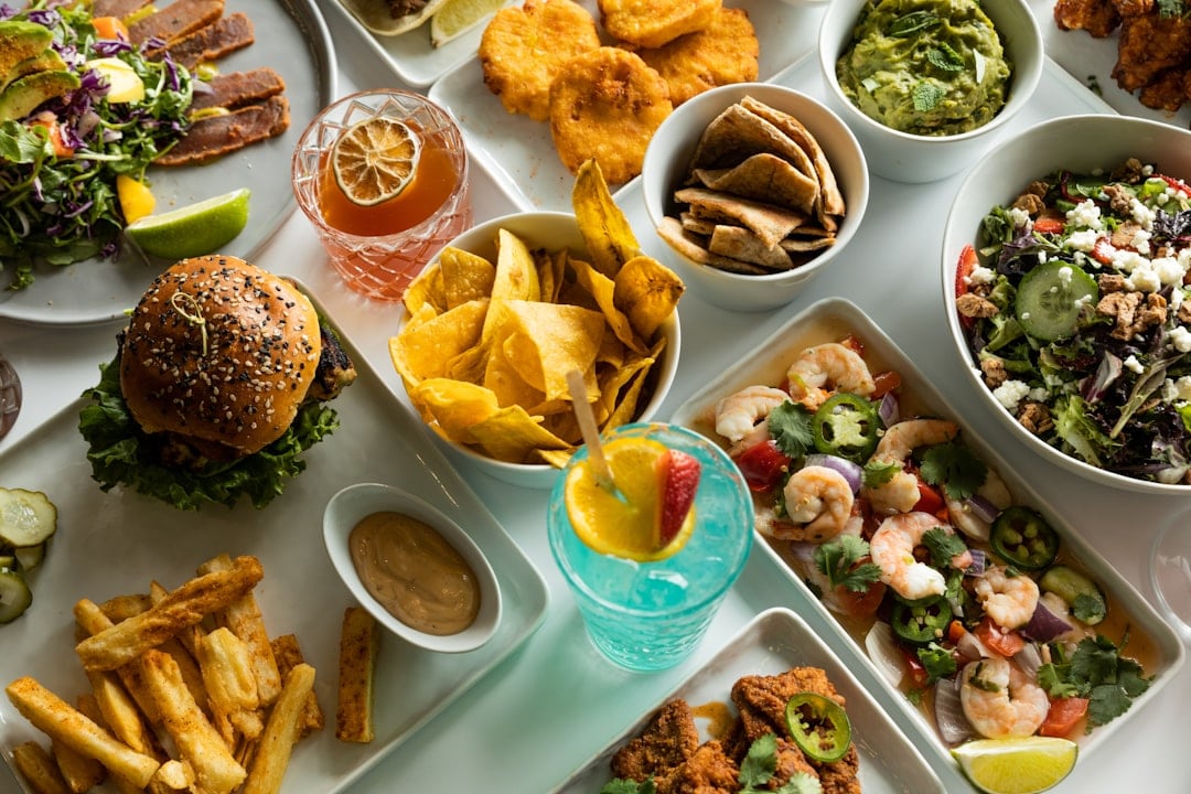 When you eliminate healthy fats and fibre from your plate and replace them with junk, you can be hungry again in no time. (Unsplash) When you eliminate healthy fats and fibre from your plate and replace them with junk, you can be hungry again in no time. (Unsplash)