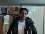 Before walk-in closets were a luxury, Gaurav Khanna’s childhood home had one. And a bathtub. (YouTube/ Gaurav Khanna)
