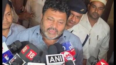 Samajwadi Party MLA Kamal Akhtar speaking to media after tendering resignation in Lucknow on June 30. (Sourced)