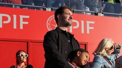 Husband of US player Serena Williams, Alexis Ohanian and their children, Alexis and Adira watch after she plays a round of 16, doubles match with Canada's Victoria Mboko at the HSBC WTA tennis Championships at Queen's Club in west London on June 9, 2026. (Photo by Adrian Dennis / AFP) (AFP) Husband of US player Serena Williams, Alexis Ohanian and their children, Alexis and Adira watch after she plays a round of 16, doubles match with Canada's Victoria Mboko at the HSBC WTA tennis Championships at Queen's Club in west London on June 9, 2026. (Photo by Adrian Dennis / AFP) (AFP)
