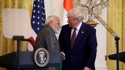 ভারতের প্রধানমন্ত্রী নরেন্দ্র মোদী চলতি বছরের ডিসেম্বরে যুক্তরাষ্ট্র সফরে যেতে পারেন। ভারতের প্রধানমন্ত্রী নরেন্দ্র মোদী চলতি বছরের ডিসেম্বরে যুক্তরাষ্ট্র সফরে যেতে পারেন।