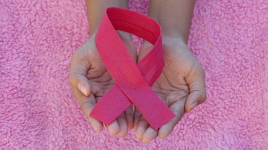 Breast cancer in women (Unsplash)