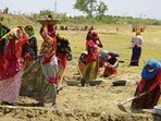 నేటి నుంచే వీబీ జీ రామ్ జీ చట్టం అమలు..