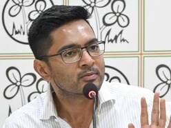 ফলতার বিজেপি বিধায়ক দেবাংশু পণ্ডার অভিযোগ, সেবাশ্রয় শিবিরে আধুনিক চিকিৎসার ওষুধ ও প্রেসক্রিপশন দিচ্ছিলেন হোমিওপ্যাথি, আয়ুষ এবং জুনিয়র চিকিৎসকেরা।