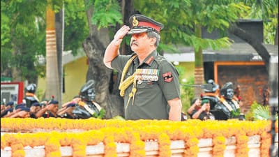 Korgeneral Rajesh Pushkar, Güney Ordusu'nun komutanlığını üstleniyor