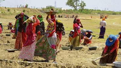 শ্রমিকদের জন্য সুখবর! (PTI Photo)(PTI29-05-2020_000078B)