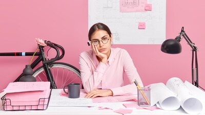 Think your morning workout cancels out eight to nine hours of sitting? Think again. (Freepik)