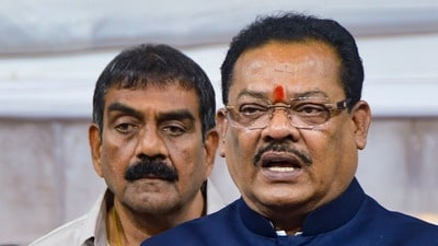 মুম্বইয়ে মর্মান্তিক দুর্ঘটনায় পড়ুয়ার মৃত্যুতে কী বললেন মন্ত্রী? (PTI)