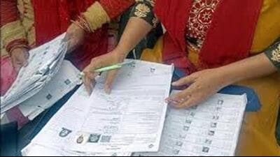 The CEO said that existing voters can submit their signed enumeration forms until July 14. (HT File) The CEO said that existing voters can submit their signed enumeration forms until July 14. (HT File)