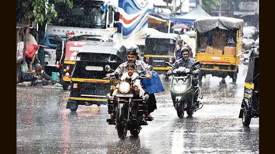 In the city, meanwhile, Shivajinagar recorded 10 mm rainfall, Chinchwad 11.5 mm, Pashan 11 mm, Lohegaon 11 mm and NDA 6.5 mm. (MAHENDRA KOLHE/ HT)