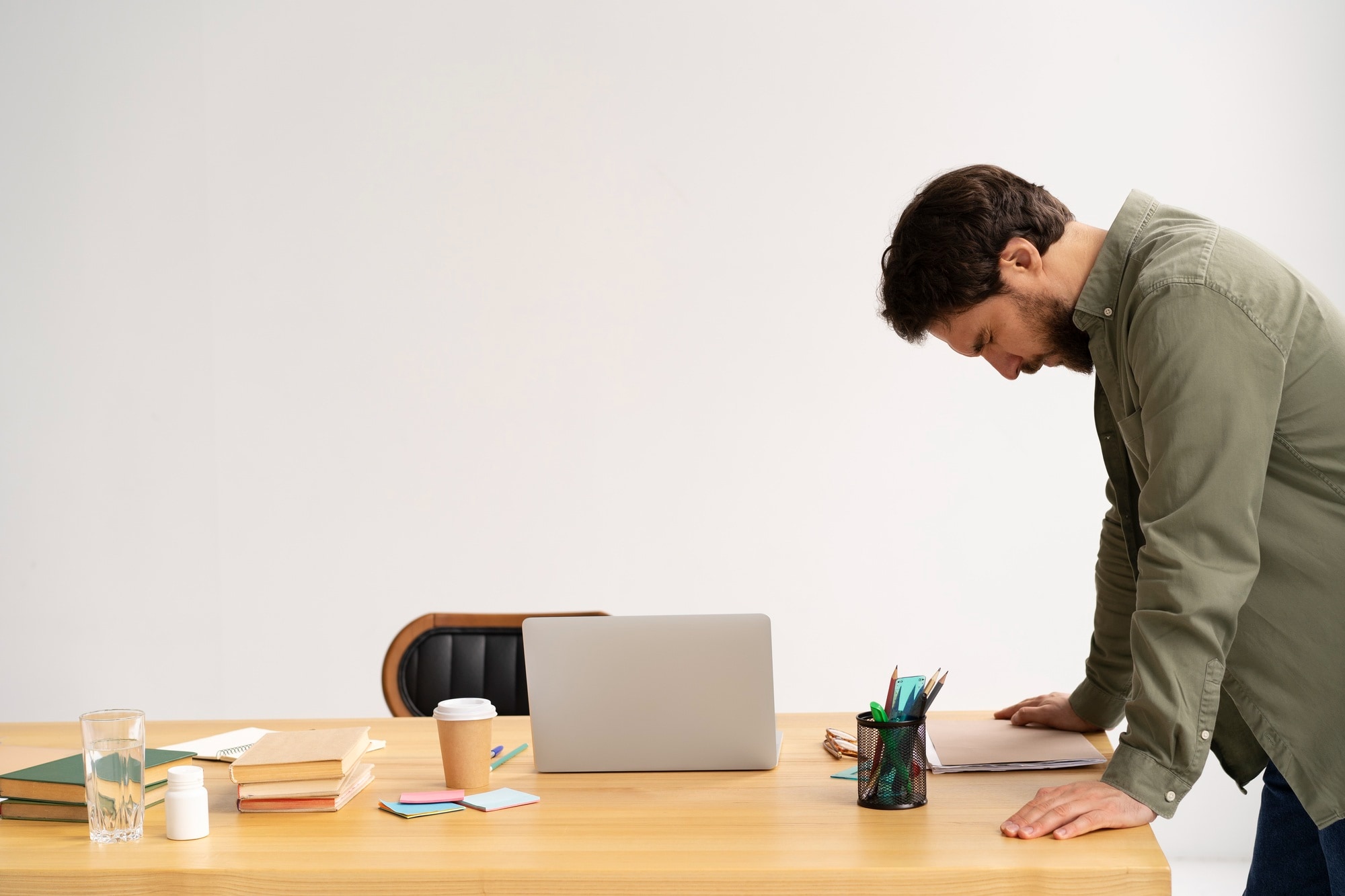 It’s easy to overlook that sitting for extended periods can be incredibly tough on your body, especially your spine, the doctors highlighted. (Freepik) It’s easy to overlook that sitting for extended periods can be incredibly tough on your body, especially your spine, the doctors highlighted. (Freepik)