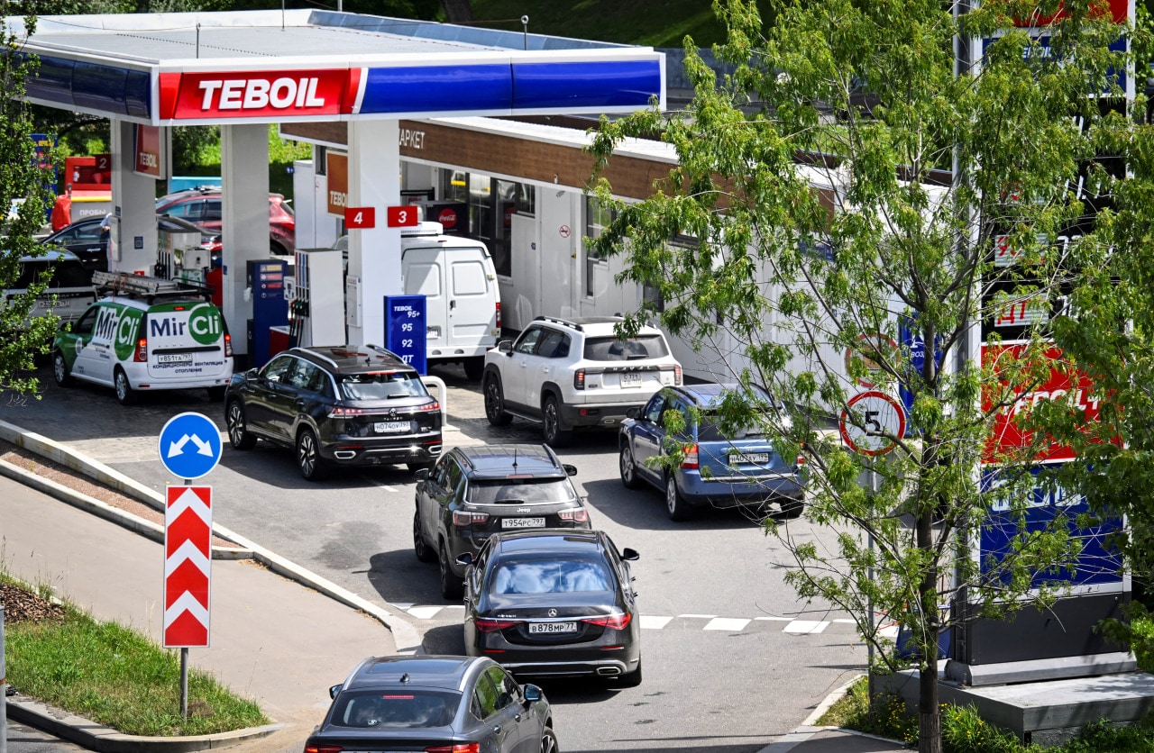 Drivers waiting in line this week at a gas station in Moscow.
