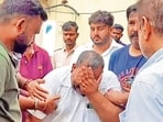 Slain Himanshu’s father Arvind Singh breaks down on Wednesday (HT PHOTO)