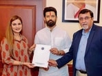 Union minister Chirag Paswan with PHDCCI chairperson Himani Arora and deputy secretary general Naveen Seth in Chandigarh on Wednesday. (HT Photo)