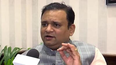 ‘Suspension not enough’: Speaker seeks culpable homicide charges against BMC officials in open manhole death ‘Suspension not enough’: Speaker seeks culpable homicide charges against BMC officials in open manhole death