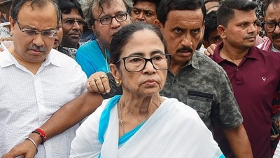 তৃণমূল কংগ্রেসের দলীয় তহবিল এবং ব্যাঙ্ক অ্যাকাউন্ট ঘিরে চলা আইনি লড়াইয়ে গুরুত্বপূর্ণ নির্দেশ দিল কলকাতা হাই কোর্ট। (Sudipta Banerjee) তৃণমূল কংগ্রেসের দলীয় তহবিল এবং ব্যাঙ্ক অ্যাকাউন্ট ঘিরে চলা আইনি লড়াইয়ে গুরুত্বপূর্ণ নির্দেশ দিল কলকাতা হাই কোর্ট। (Sudipta Banerjee)