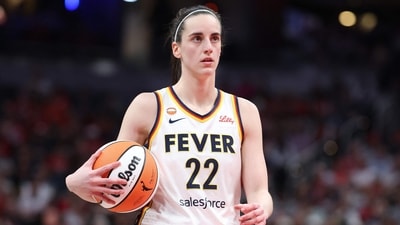 A former NBA doctor says repeated hard contact on Caitlin Clark could cause serious injuries and wants stricter officiating. (Photo by ANDY LYONS / GETTY IMAGES NORTH AMERICA / Getty Images via AFP) (Getty Images via AFP)
