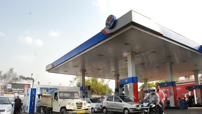 HPCL రిక్రూట్మెంట్ 2026: 116 సీనియర్ ఆఫీసర్ ఉద్యోగాలకు నోటిఫికేషన్ HPCL రిక్రూట్మెంట్ 2026: 116 సీనియర్ ఆఫీసర్ ఉద్యోగాలకు నోటిఫికేషన్