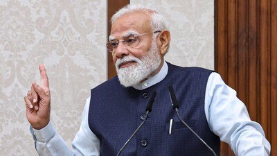 সংসদের আসন্ন বর্ষাকালীন অধিবেশনকে ঘিরে জোর রাজনৈতিক জল্পনা শুরু হয়েছে। সংসদের আসন্ন বর্ষাকালীন অধিবেশনকে ঘিরে জোর রাজনৈতিক জল্পনা শুরু হয়েছে।