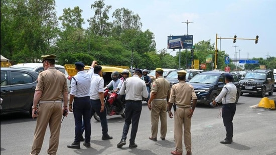 According to the MCD’s plan, 20 major border toll plazas in Delhi are set to become barrier-less ahead of the Capital’s winter pollution season in October. (HT Archive)