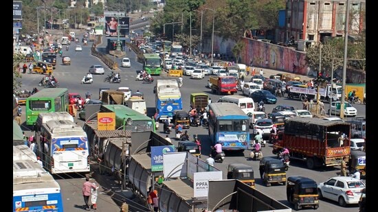 Earlier, the flyover proposal was limited to a shorter stretch, but officials have now been asked to examine a longer structure integrating Metro and road traffic movement. (REPRESENTATIVE PHOTO)