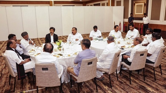 తమిళనాడులోని అధికార కూటమిలోని పార్టీల తొలి సమావేశం (PTI)