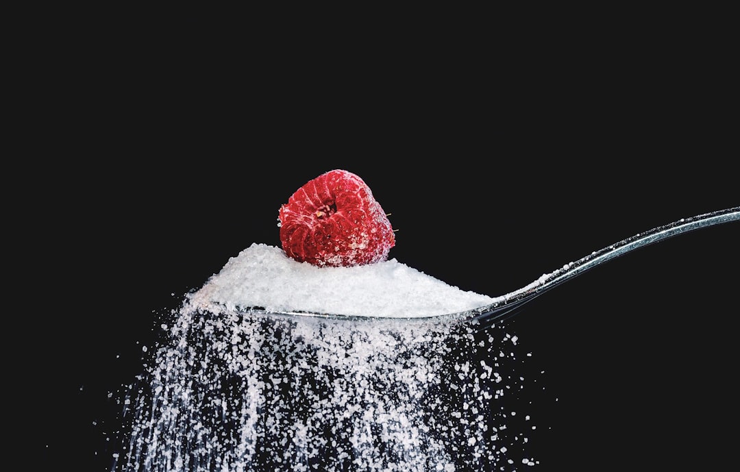We need to learn to incorporate sugar into our meals in a balanced way, rather than trying to eliminate it completely. (Unsplash)