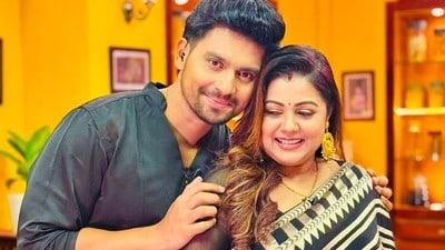 বর রাহুলের হাত ধরে জি বাংলার পর্দায় প্রীতি! অভিনয়ে ফেরা নিয়ে কী জবাব? বর রাহুলের হাত ধরে জি বাংলার পর্দায় প্রীতি! অভিনয়ে ফেরা নিয়ে কী জবাব?