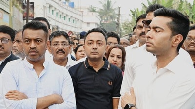 দেবরাজ চক্রবর্তীর দ্রুত উত্থানে যোগ দুর্নীতির? (ফাইল ছবি, সৌজন্যে ফেসবুক Debraj Chakraborty) দেবরাজ চক্রবর্তীর দ্রুত উত্থানে যোগ দুর্নীতির? (ফাইল ছবি, সৌজন্যে ফেসবুক Debraj Chakraborty)