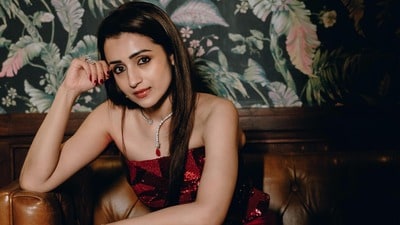 Trisha Krishnan: మీ బట్టలు కంపు కొడుతున్నాయి.. డెలివరీకి ముందు చూసుకోరా?: టాప్ బ్రాండ్ పరువు తీసిన త్రిష.. ఏం జరిగింది? Trisha Krishnan: మీ బట్టలు కంపు కొడుతున్నాయి.. డెలివరీకి ముందు చూసుకోరా?: టాప్ బ్రాండ్ పరువు తీసిన త్రిష.. ఏం జరిగింది?
