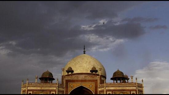 The IMD has issued a “yellow” alert for Saturday, forecasting generally cloudy skies with one or two spells of very light to light rain (HT)