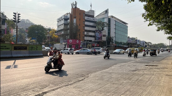 The existing road is narrow but serves as a key link between Yerawada, Sangamwadi, Pune railway station, Viman Nagar and Nagar Road. (REPRESENTATIVE PHOTO)