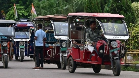 A series of videos on social media people using the BAT-BMS app to stop moving e-rickshaws. (Anil Kumar Maurya/HT)