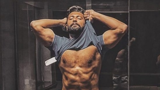 Vicky Kaushal first gained 12 kg, then lost 15 kg for Love & War; actor’s astonishing physical transformation revealed Vicky Kaushal first gained 12 kg, then lost 15 kg for Love & War; actor’s astonishing physical transformation revealed