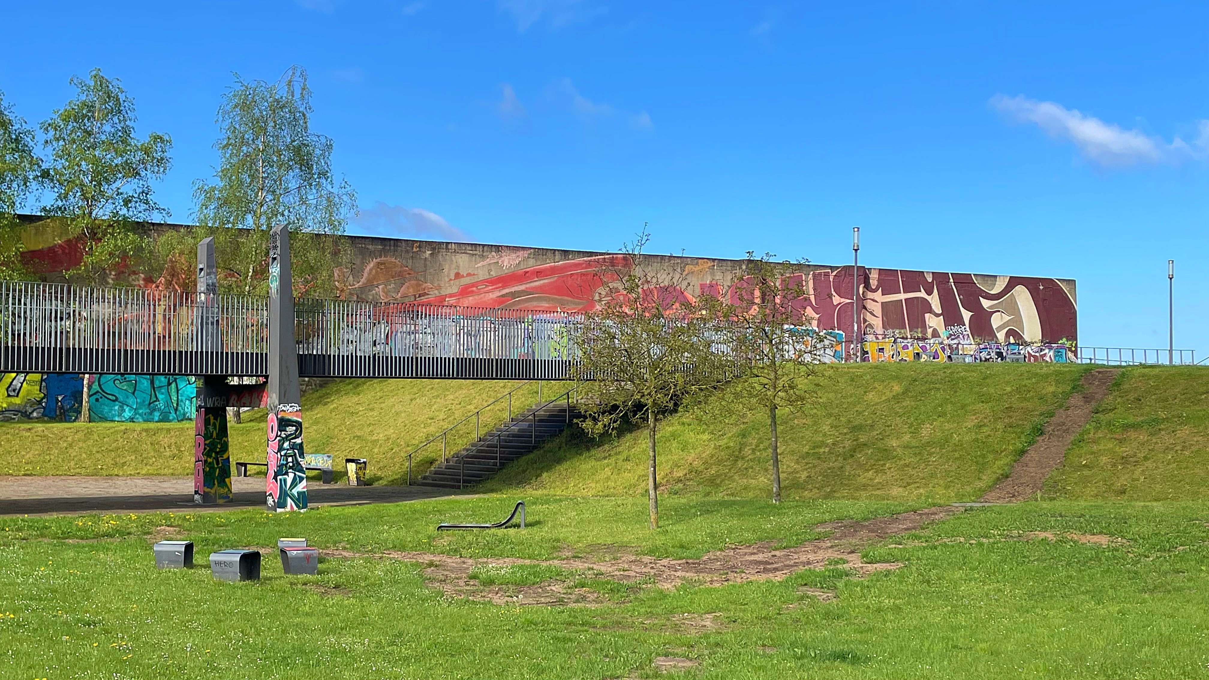 Duisburg’s Rheinpark (Veidehi Gite) Duisburg’s Rheinpark (Veidehi Gite)