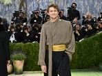 Joe Alwyn is reportedly dating Sarah Pidgeon.