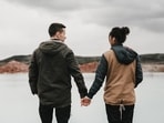 Therapist shares the signs that can help you tell the difference.(Unsplash)