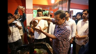 AAP convener Arvind Kejriwal paying obeisance at the historic Maruti Temple in Panaji, Goa, on Saturday. HT photo AAP convener Arvind Kejriwal paying obeisance at the historic Maruti Temple in Panaji, Goa, on Saturday. HT photo
