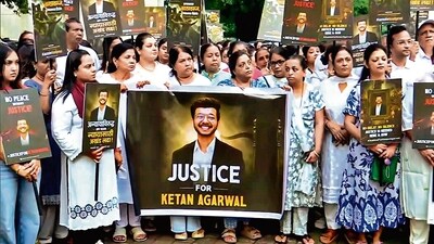 Ketan Agarwal's family members and society residents hold a candlelight march to pay tribute to him in Pune. (ANI Video Grab) Ketan Agarwal's family members and society residents hold a candlelight march to pay tribute to him in Pune. (ANI Video Grab)