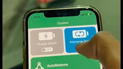 Screengrab of BAT-BMS, a bluetooth-enabled smartphone app is being used by pranksters to remotely stall e-rickshaws, triggering a flood of viral reels. (Photo: Instagram)