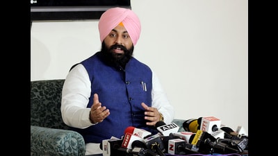 The protesters were arrested for stopping the convoy of Punjab education minister Harjot Singh Bains while he was on his way to an event at the District Institute of Education and Training (DIET) in Sangrur. (HT) The protesters were arrested for stopping the convoy of Punjab education minister Harjot Singh Bains while he was on his way to an event at the District Institute of Education and Training (DIET) in Sangrur. (HT)