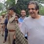 চন্দ্রচূড় সিংয়ের বাড়িতে চলল বুলডোজার! রাগ নয়, অফিসারদের সাথে হাত মেলালেন ‘মাচিস’ অভিনেতা