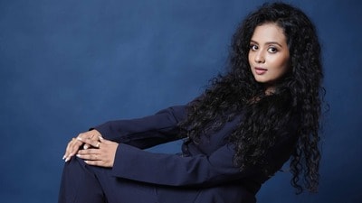 ইন্ডিয়ান আইডলের জন্য প্লে ব্যাক করলেন ইন্ডিয়ান আইডলের মানসী ঘোষ। ইন্ডিয়ান আইডলের জন্য প্লে ব্যাক করলেন ইন্ডিয়ান আইডলের মানসী ঘোষ।