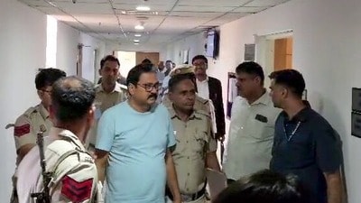 ৪ বছরের জেল বিহারের BJP বিধায়কের (ANI Video Grab) ৪ বছরের জেল বিহারের BJP বিধায়কের (ANI Video Grab)