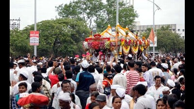 According to the officials, the state has also directed private hospitals located along the palkhi route to reserve 10% of their beds for emergency treatment of pilgrims. (FILE)